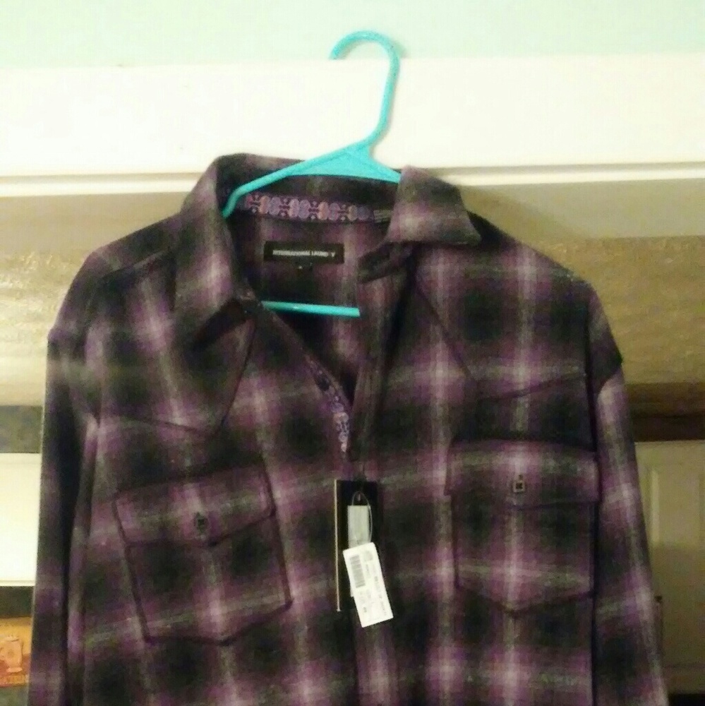 International laundry long sleeve  men's (L) NWT