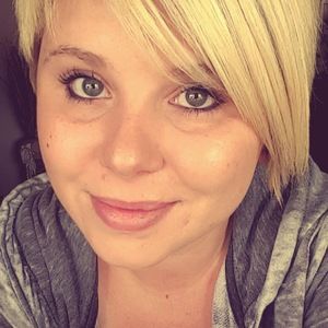 Meet your Posher, Larissa