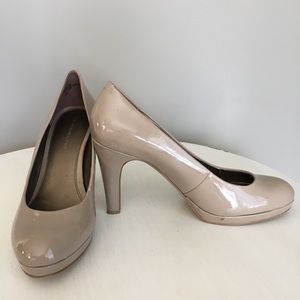 Bandolino Heel, Size 8, Light Tan
