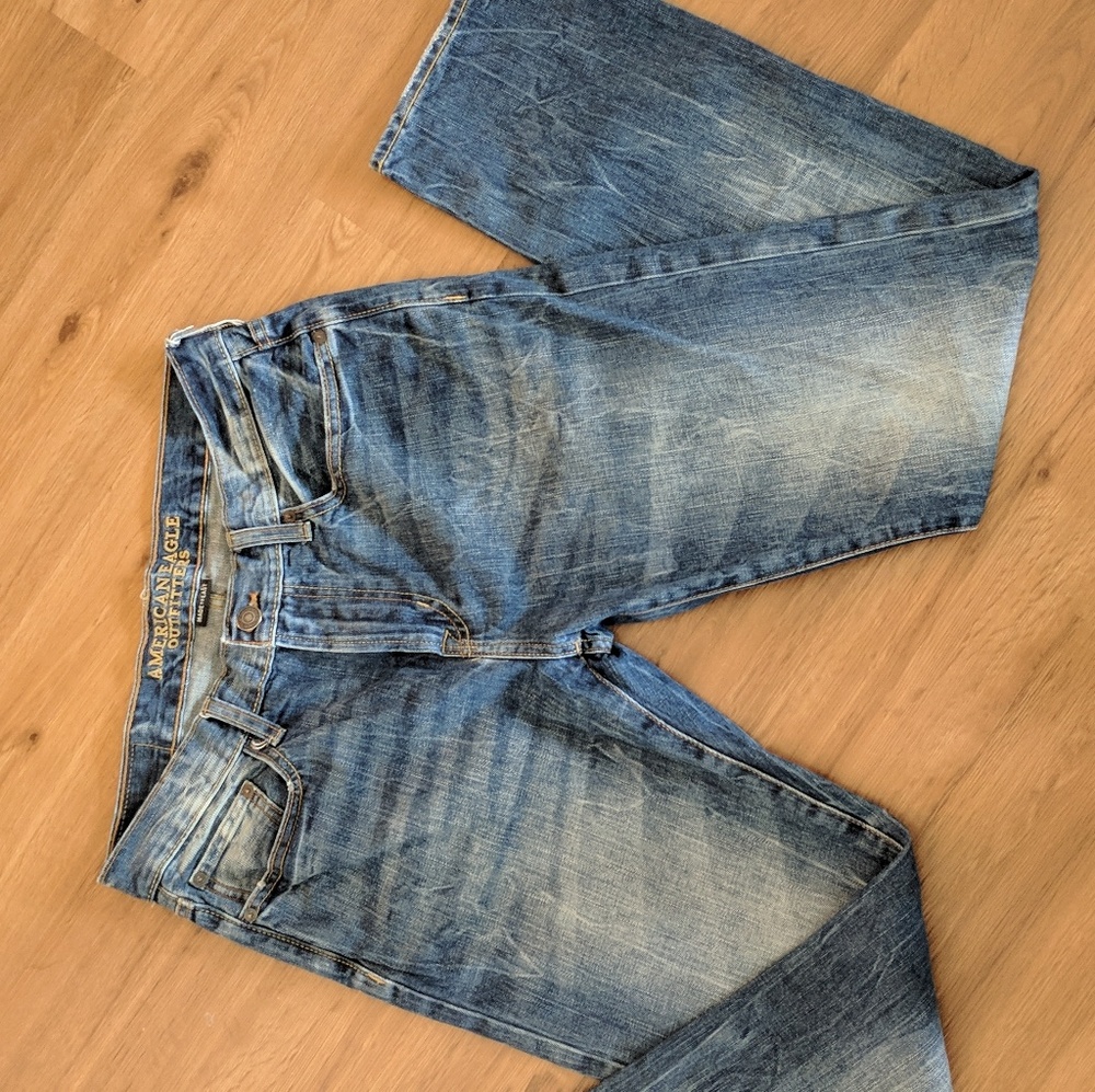 Mens' blue jeans
