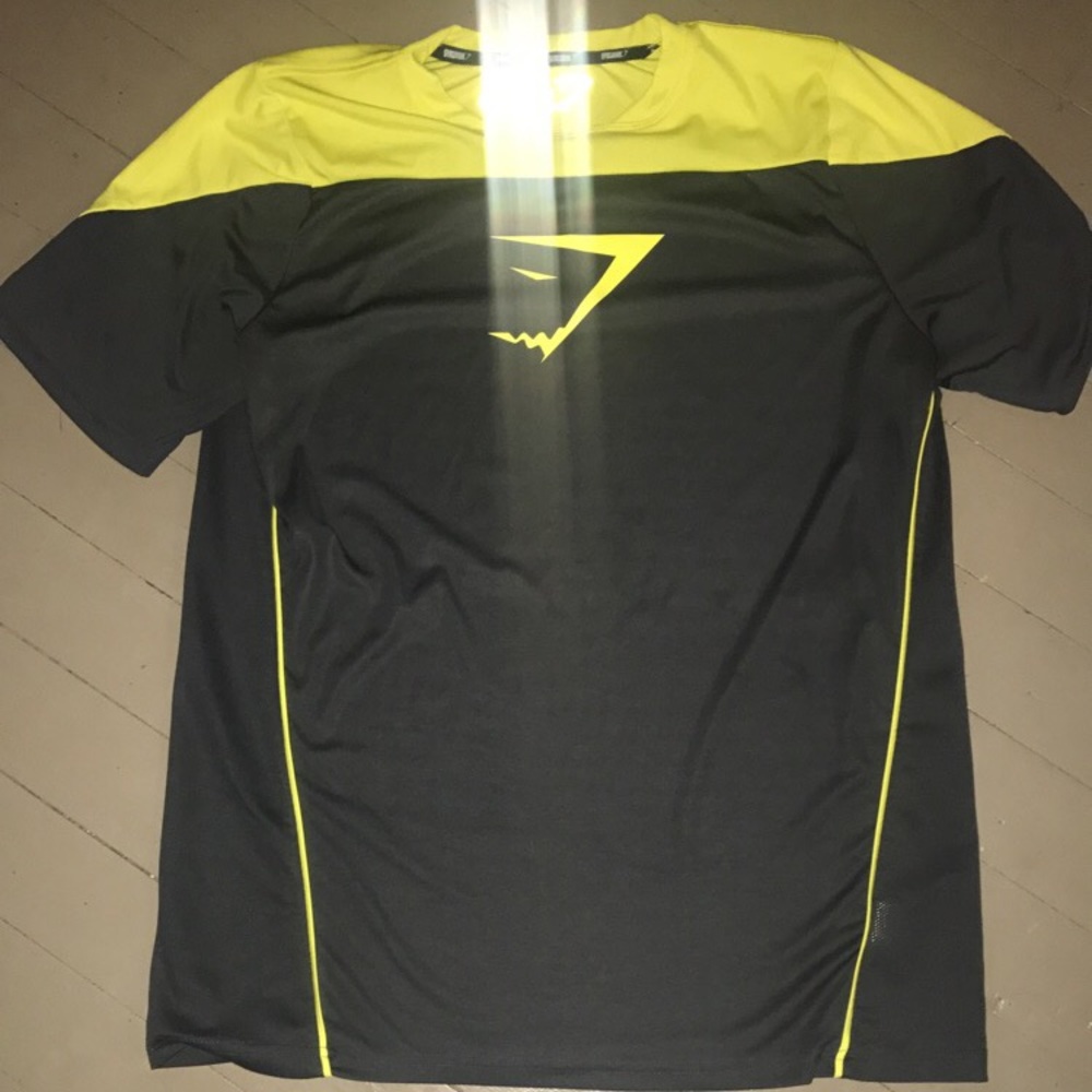 Men's gymshark tshirt