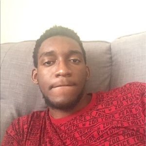 Meet your Posher, Emmanuel