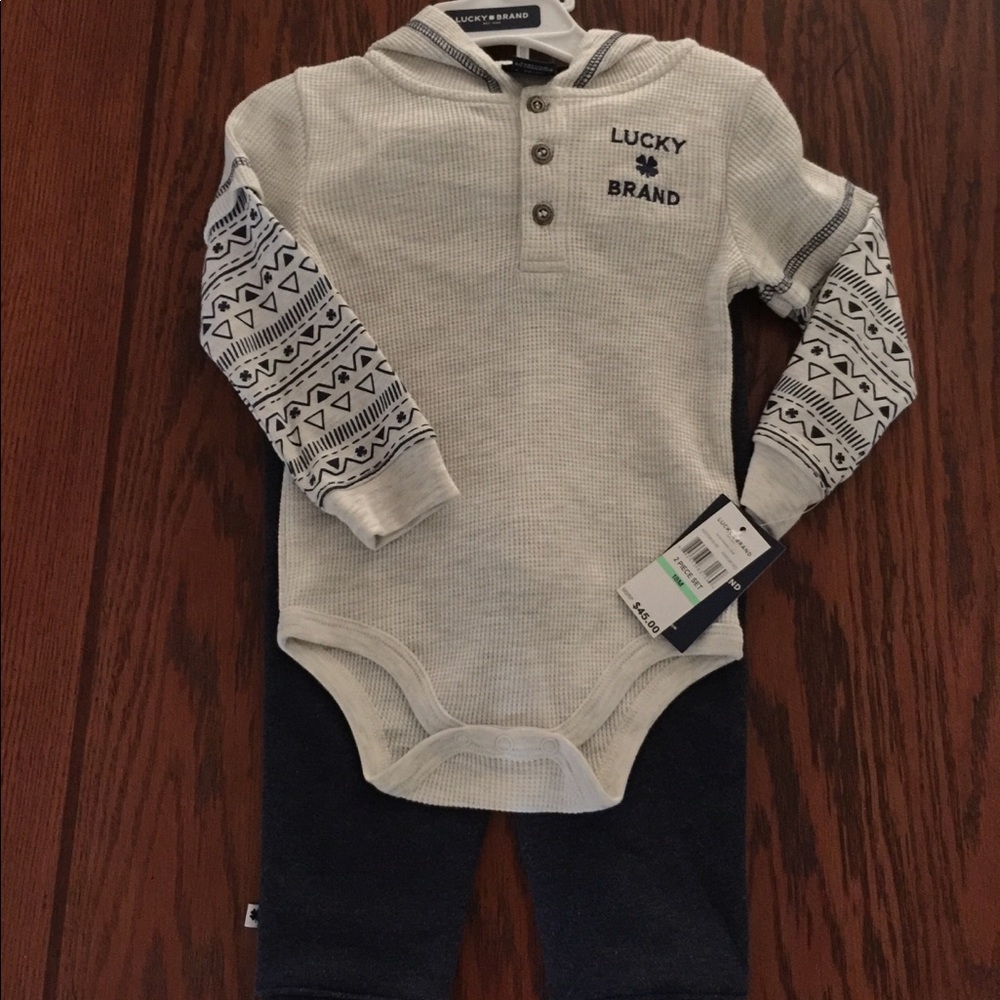 LUCKY LONG SLEEVE OUTFIT