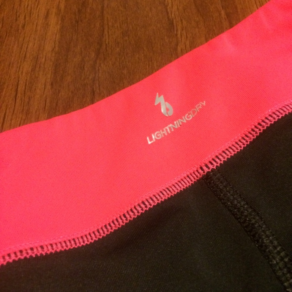 New Balance Cropped Yoga Pants - Picture 3 of 3