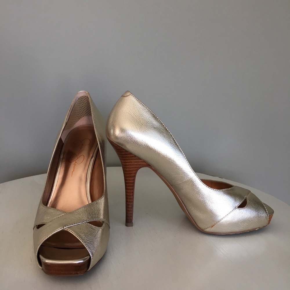 Jessica Simpson Heel, Size 8, Metallic Gold