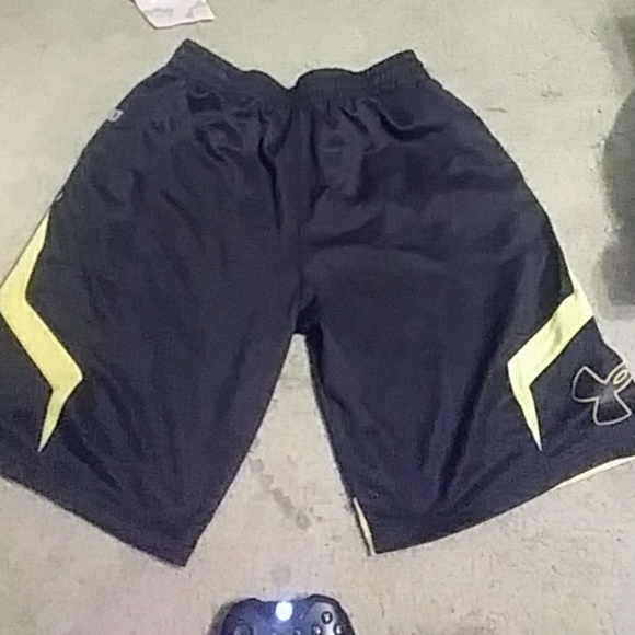 Under armour shorts - Picture 1 of 1