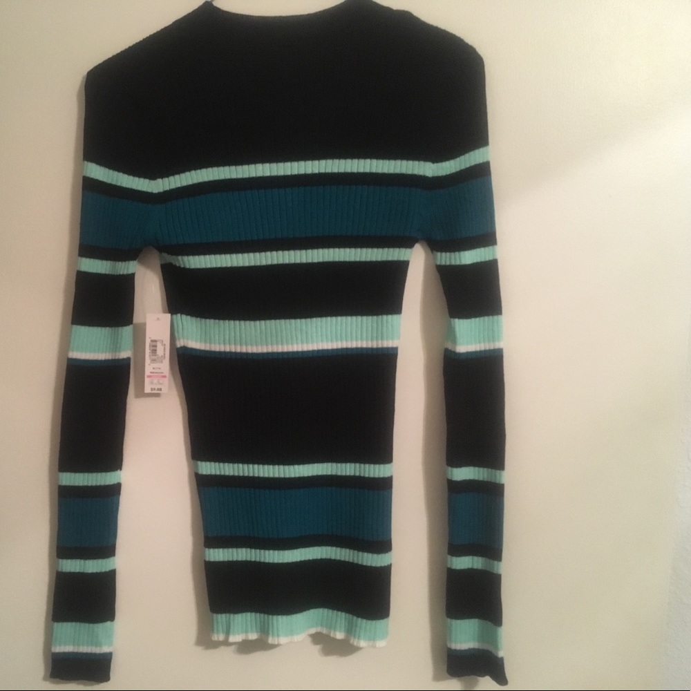 NB CHOKER SWEATER - Picture 3 of 3