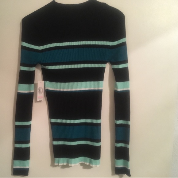 NB CHOKER SWEATER - Picture 3 of 3