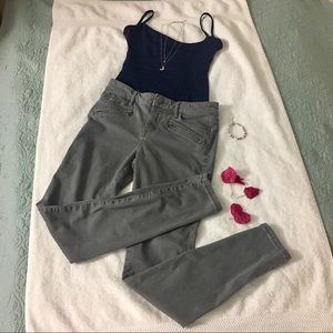 ✨FLASH SALE ✨ NWOT Grey jeans
