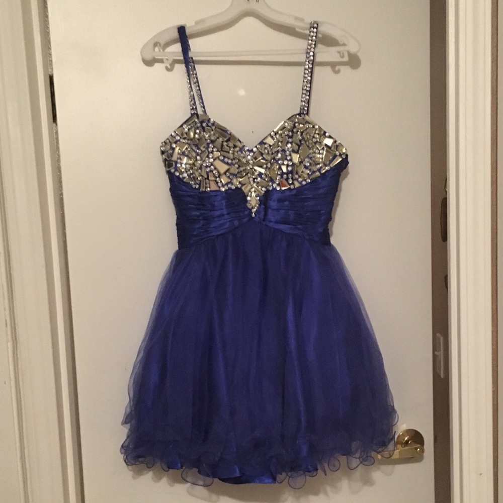 Short formal dress