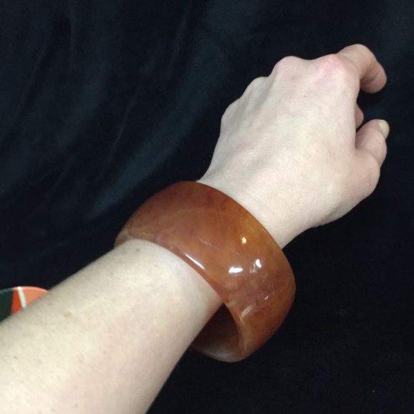 Vintage wood painted and amber colored bracelets - Picture 7 of 8