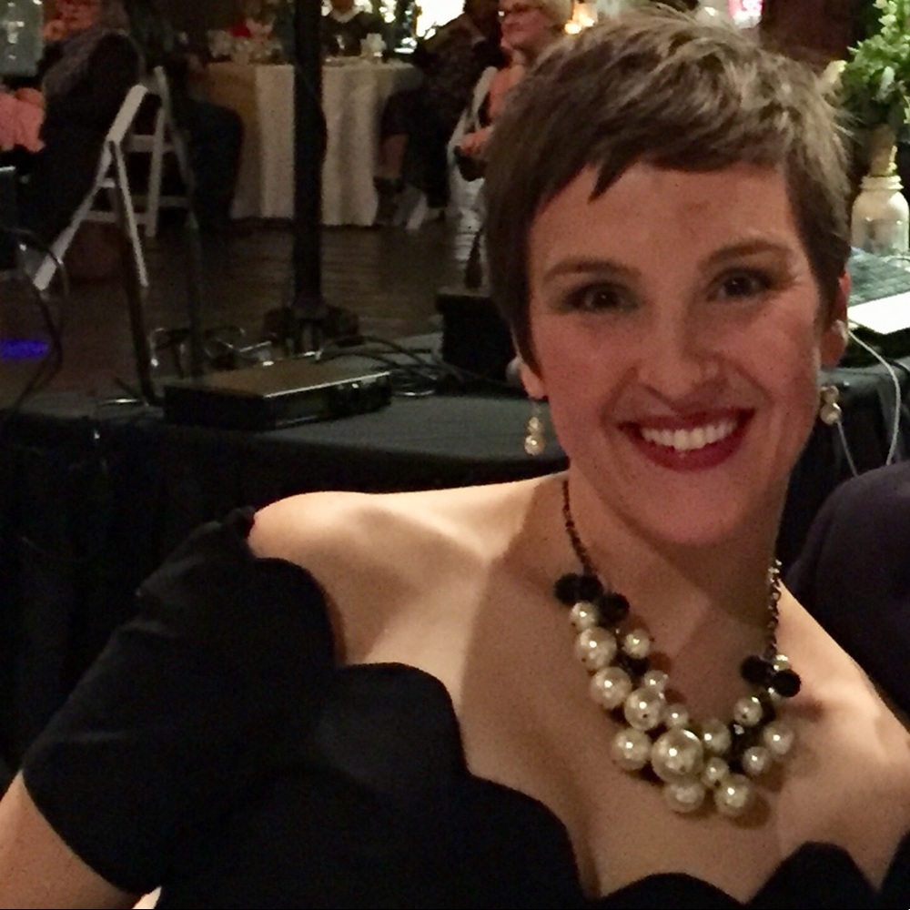 Meet your Posher, Leah.