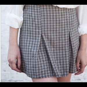 Size 0, brandy melville pleated skirt
