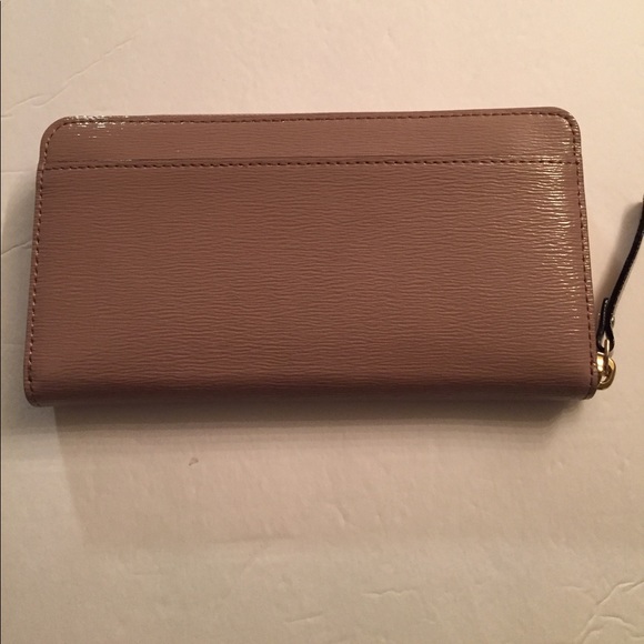 Kate spade neda wallet new *SOLD* - Picture 2 of 6