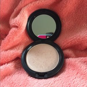 MAC Iridescent Pressed in Sparkling Rose