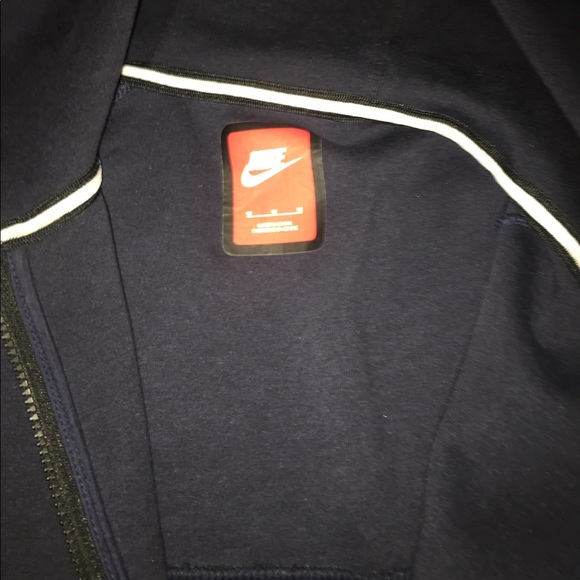 Nike Tech Hoodie / Windrunner - Picture 3 of 3