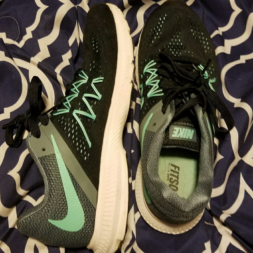 Women's size 10 Nike zoom
