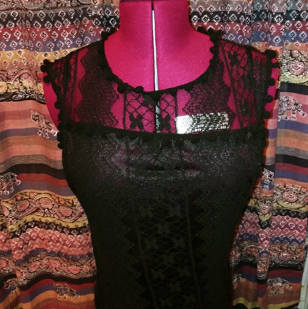 Lace shirt with polyester lining