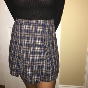 Size 0, brandy melville pleated skirt
