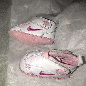 newborn girl nike shoes