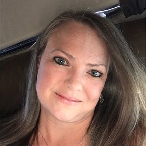 Meet your Posher, Leanne