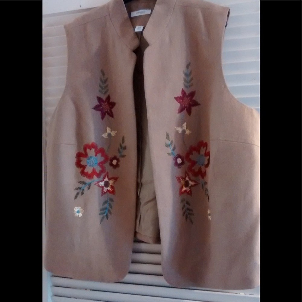Wool embroidery Vest