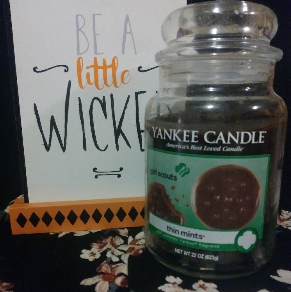 Yankee Candle Girl Scouts Thin Mints candle