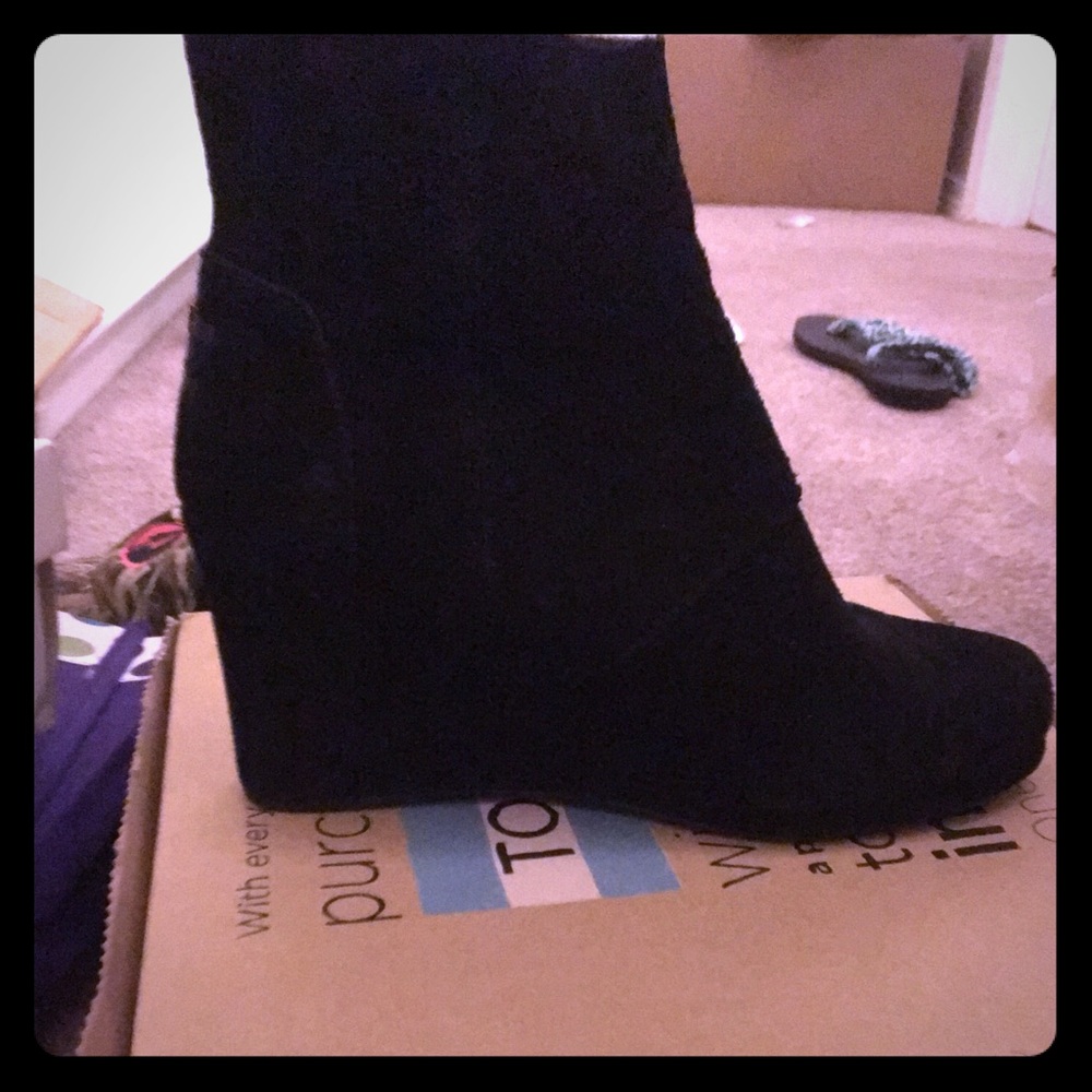 Size 10 tom wedges
