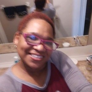 Meet your Posher, Yolanda