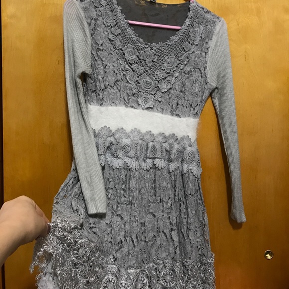 Beautiful gray wintertime dress! - Picture 5 of 8