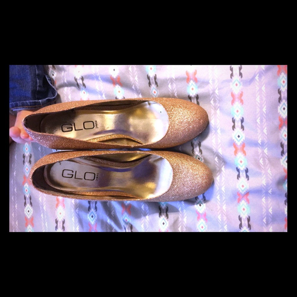 Gold glitter heals size 9