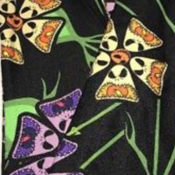 😈LuLaRoeNWT Nightmare before Christmas OS Legging - Picture 2 of 3
