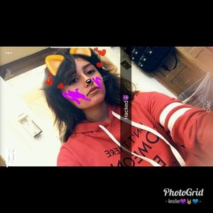 Meet your Posher, Leslie