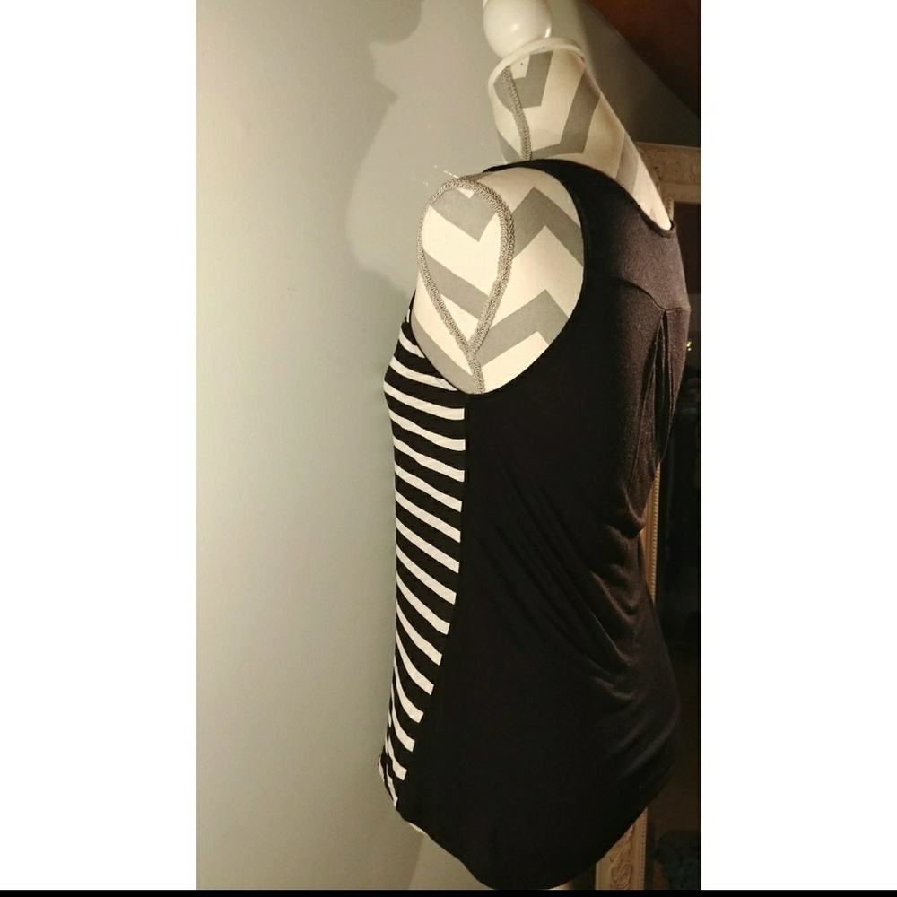 Express Zipper Tank - Picture 3 of 3