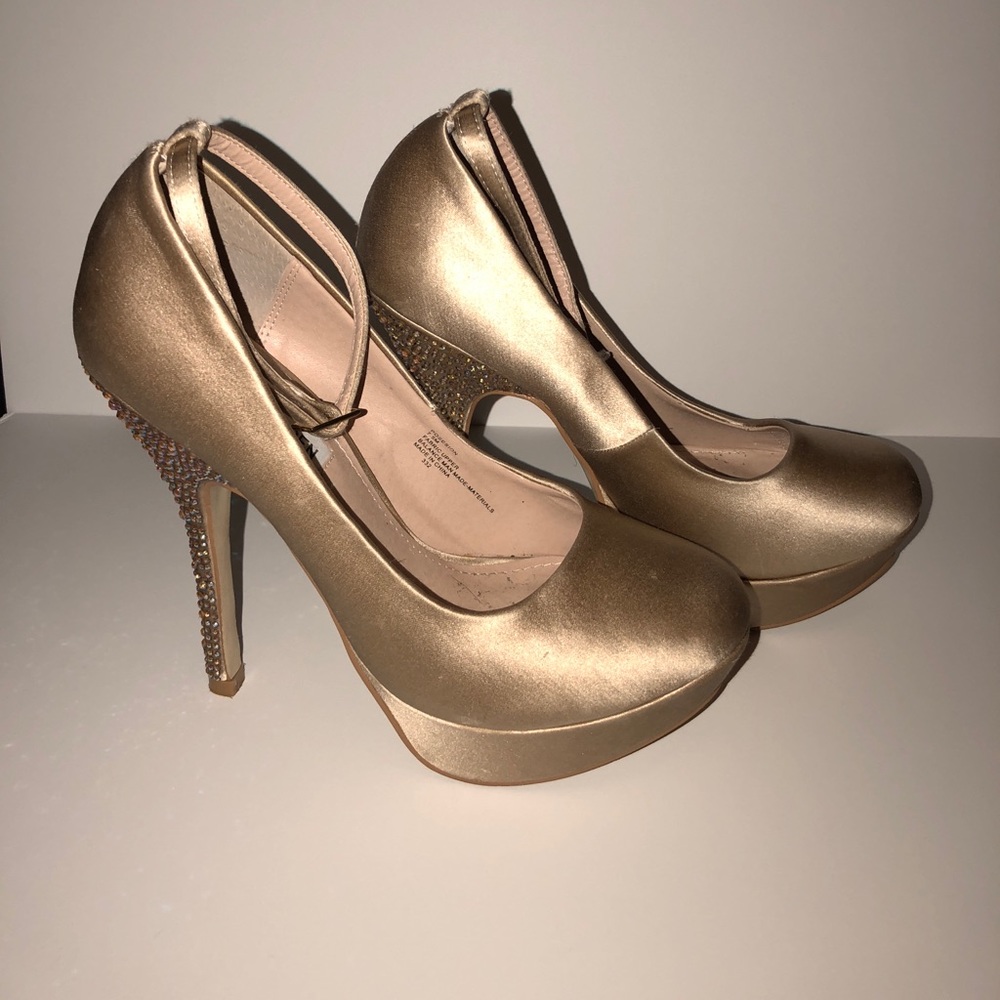 Steve Madden Crystal Pumps - Picture 1 of 4