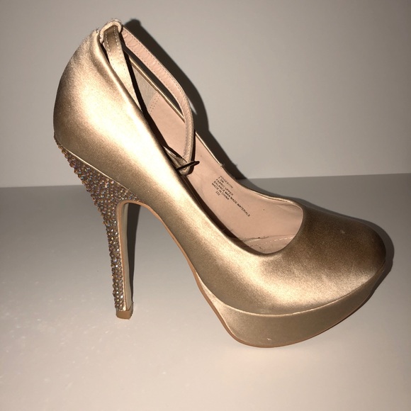 Steve Madden Crystal Pumps - Picture 3 of 4