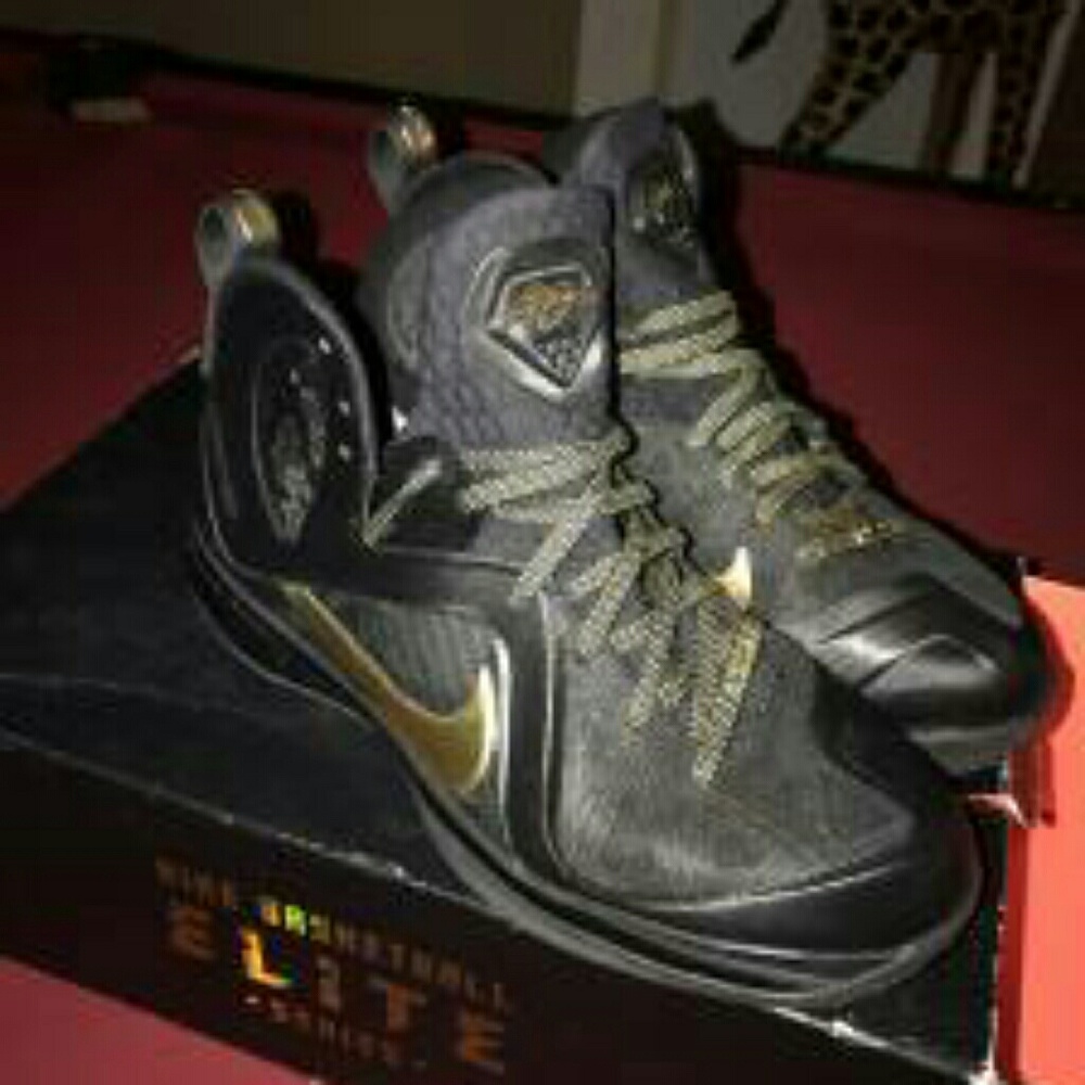 Shoe