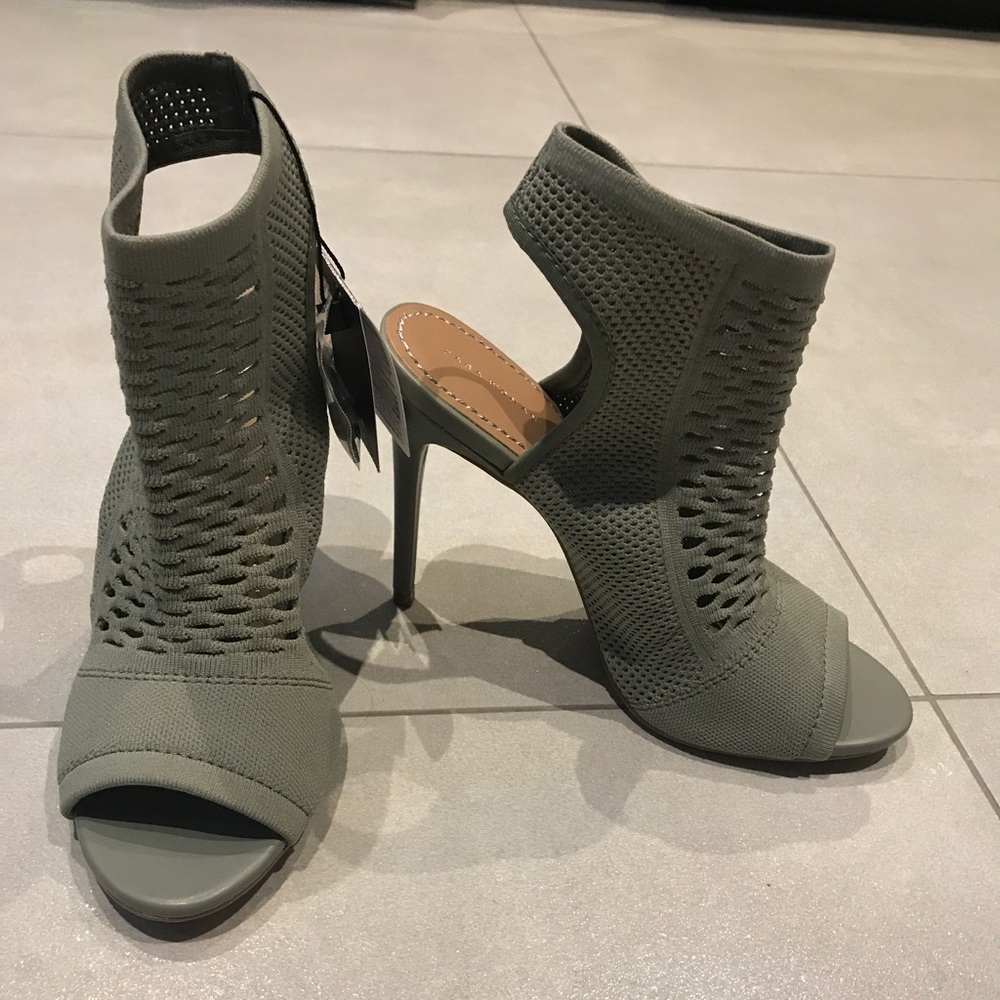 ZARA brand new size 7