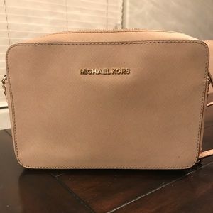 Blush Michaela Kors crossbody