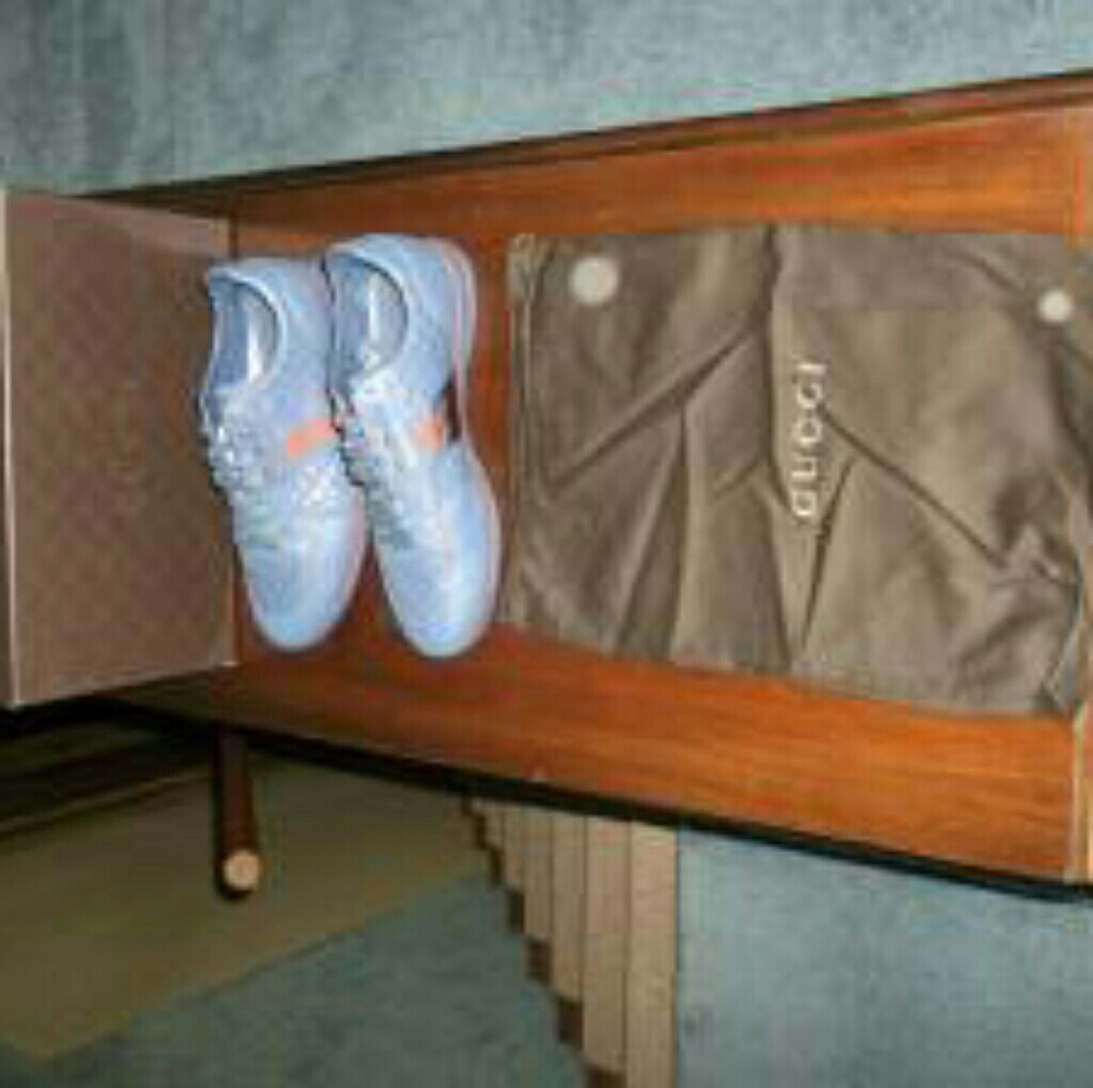 Shoe