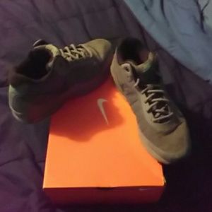 Air max with a unlocked phone
