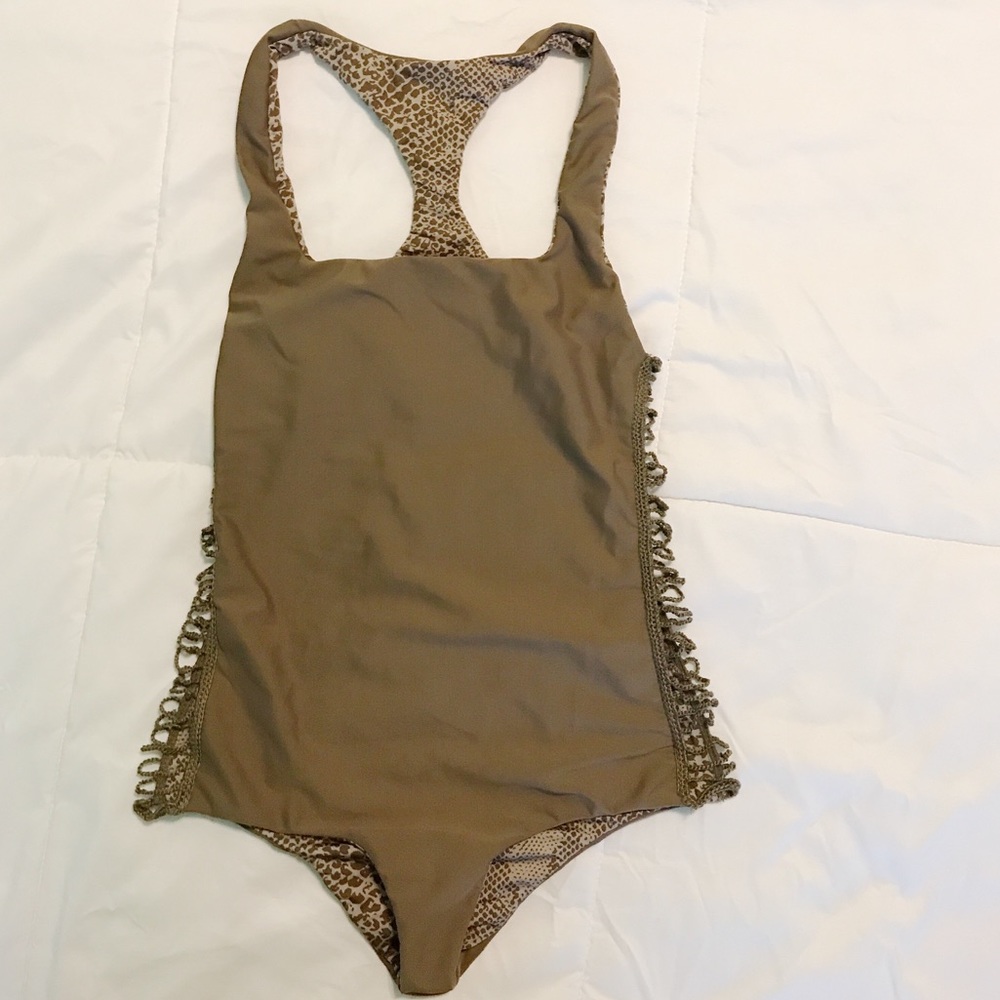 ✖️SOLD✖️ Acacia Swimwear - Picture 1 of 3