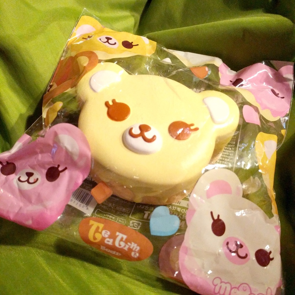 ⛔SOLD⛔ IBLOOM TEA TIME CAKE BEAR SCENT SQUISHY