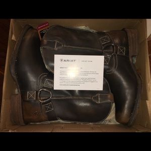 Men's Ariat boots size 10.5