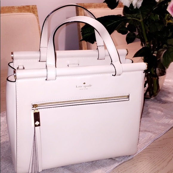 kate spade Handbags - Kate spade bag in new condition