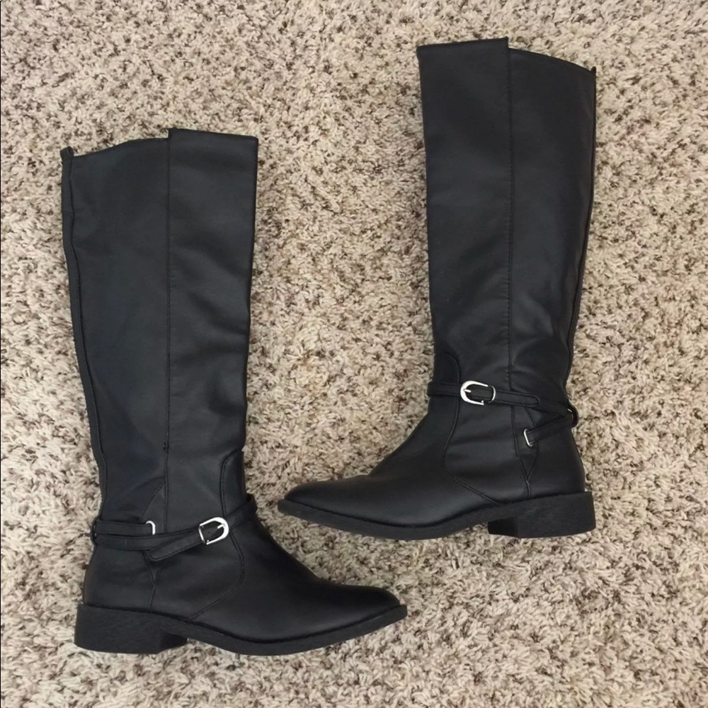 Forever 21 Black Knee High Zip Boots size 7