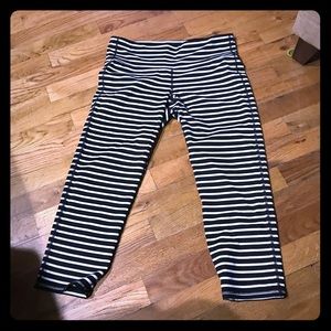 M Athleta crop exercise pants