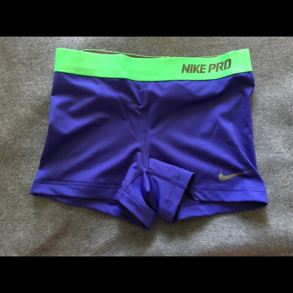 Lot of Nine (9) Nike Pro Women's Shorts- Medium - Picture 5 of 8