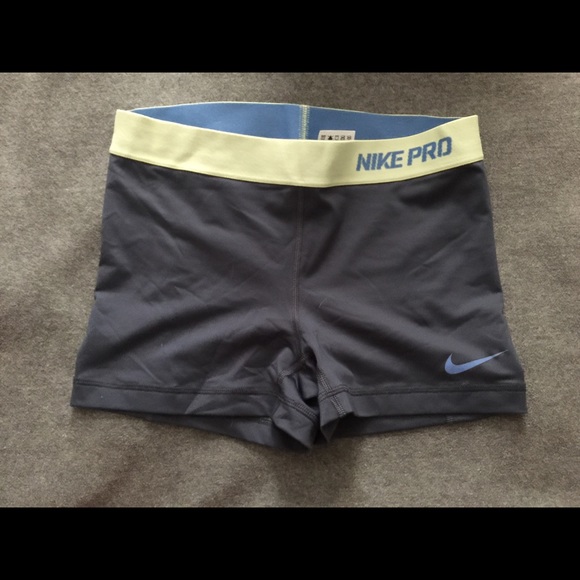 Lot of Nine (9) Nike Pro Women's Shorts- Medium - Picture 8 of 8