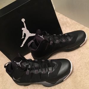 JORDAN SUPER. FLY 2 BLACK AND GRAY, BLAKE GRIFFIN